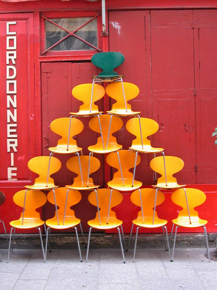 Puces du Design - Chaises Fourmis de Jacobsen