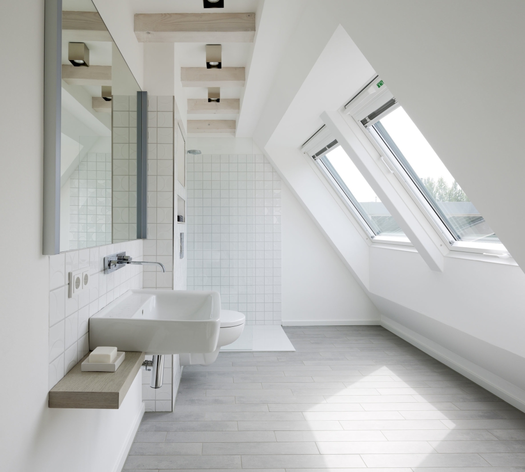 Aménager une salle de bain sous les combles - Velux Lichaktiv Haus